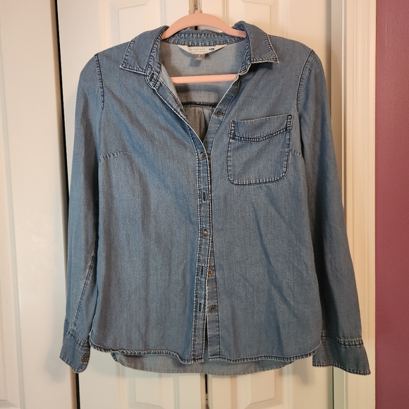 Old Navy Classic Blue Chambray Shirt - Picture 1 of 5